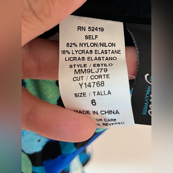 Maxine of Hollywood Women's Size 6 One Piece Swimsuit Blue - Picture 9 of 10